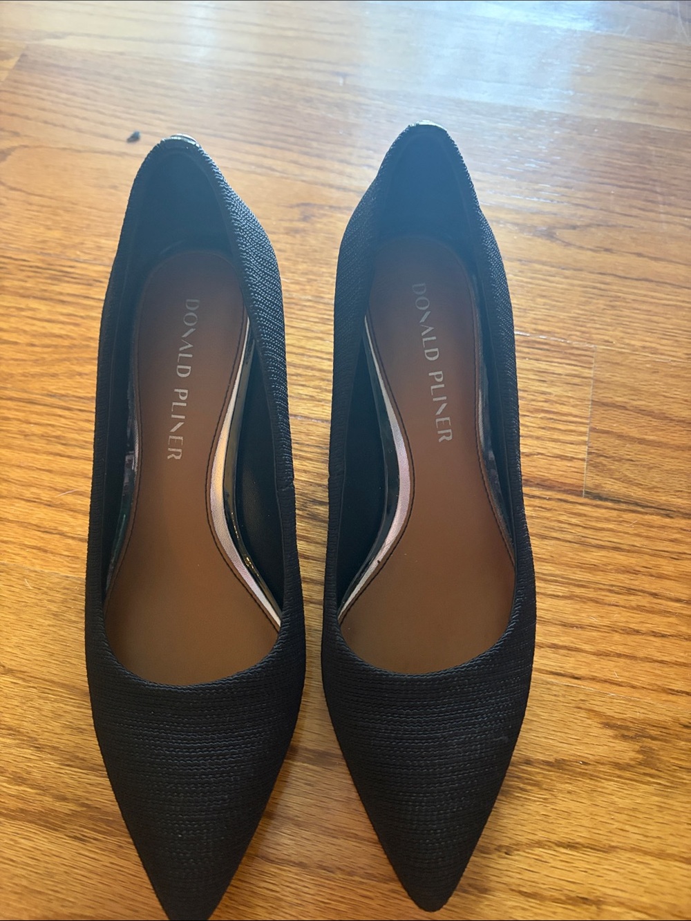 Like new Donald J. Pliner Black Pointed Toe Flats with Textured Upper